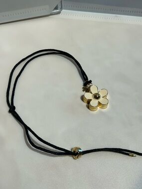 Marc Jacobs Daisy Solid Fragrance Necklace